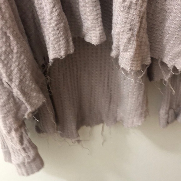 LA Hearts Cold Shoulder Top - Picture 3 of 4